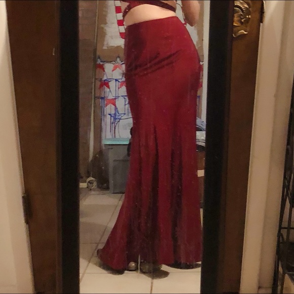 La Femme 2 Piece Formal Dress Size 2 - Picture 2 of 6